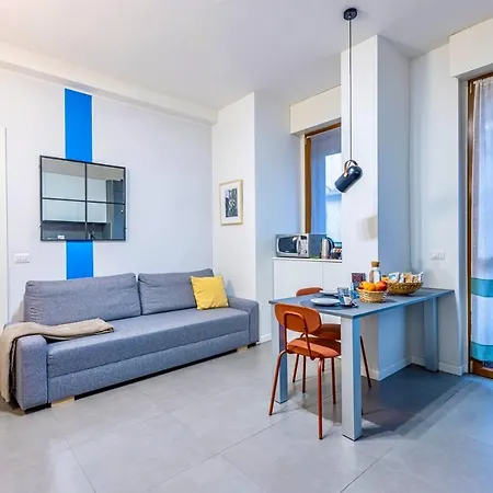 Blue Nest - Stazione Rum i privatbostad