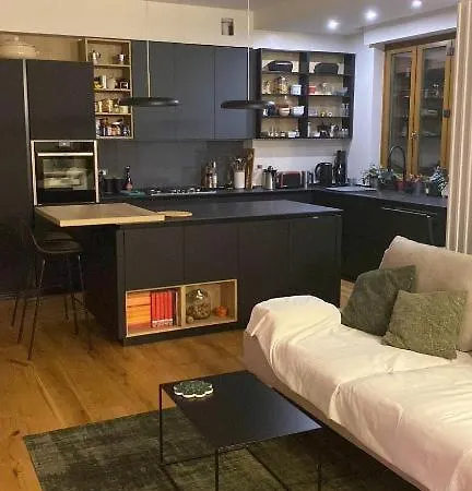 Bruschetti Rum i privatbostad Milano